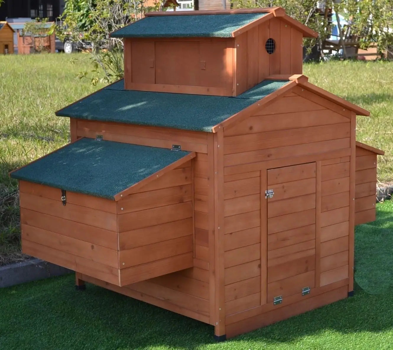 Deluxe Large Wood Chicken Coop